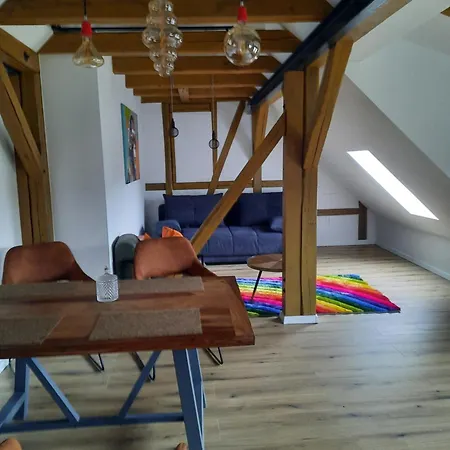 A7 J22 Michelangelo Netflix Fussgaengerzone *