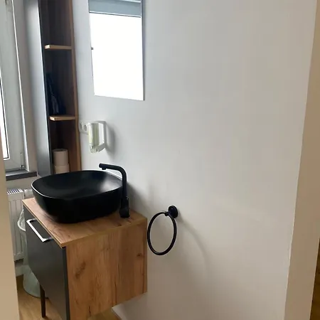 A7 J22 Michelangelo Netflix Fussgaengerzone Appartement