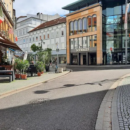 A7 J22 Michelangelo Netflix Fussgaengerzone *