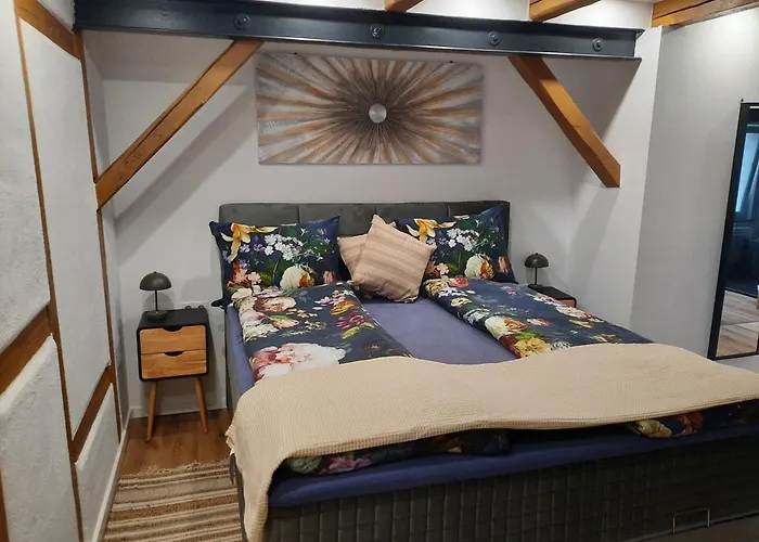 A7 J22 Michelangelo Netflix Fussgaengerzone *