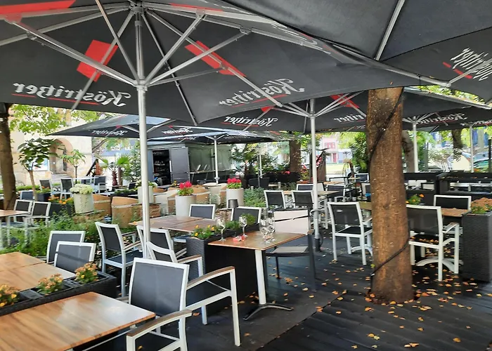 A7 J22 Michelangelo Netflix Fussgaengerzone * Eisenach